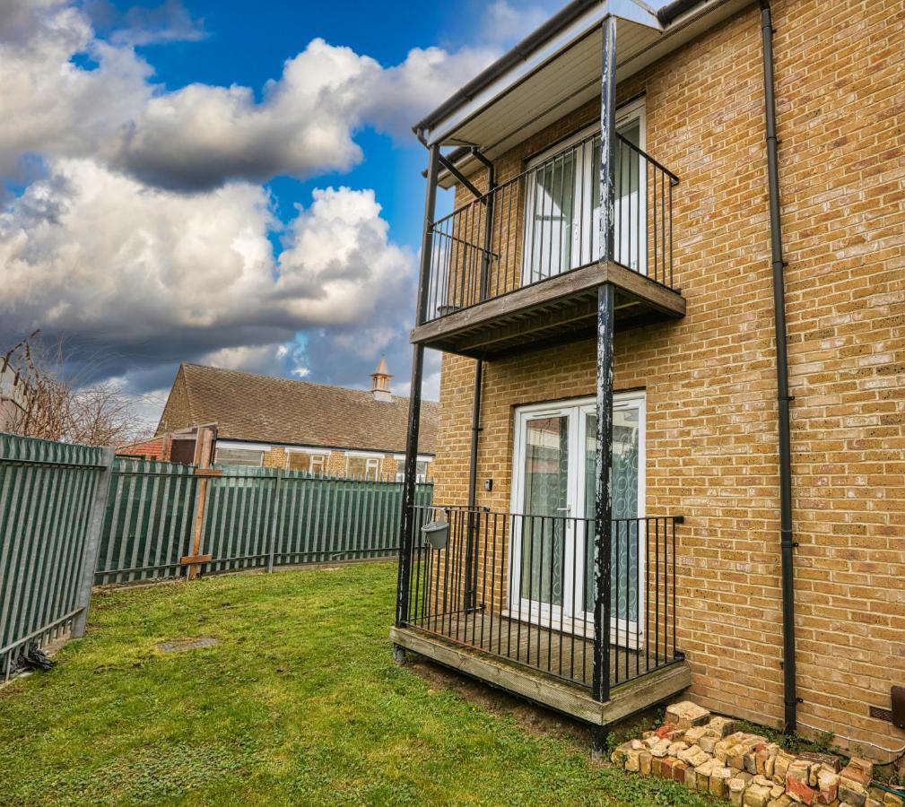 Surespring Apartment Erith 外观 照片