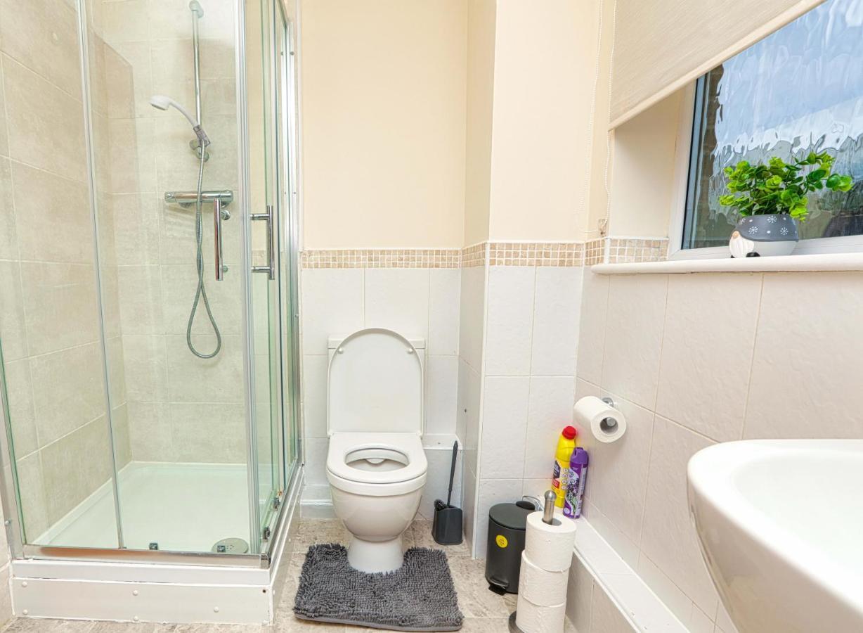 Surespring Apartment Erith 外观 照片